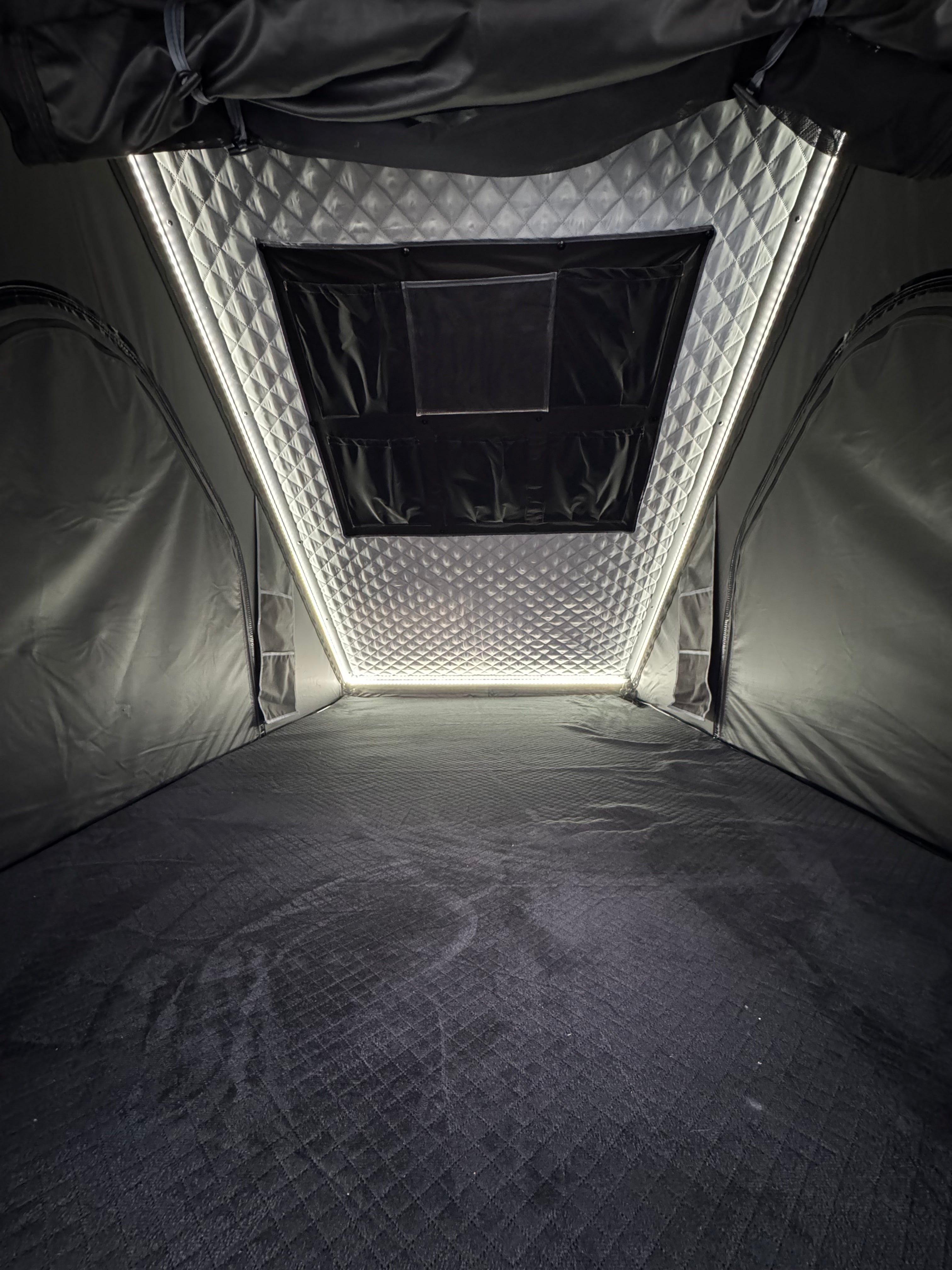 1.3 Rooftop tent